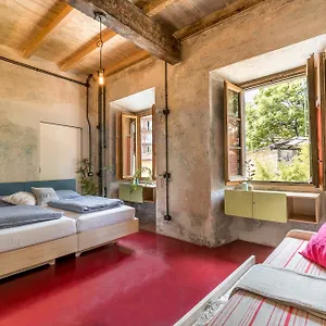 Un Posto A - All'interno Di Cascina Del 700 Hostel Milan