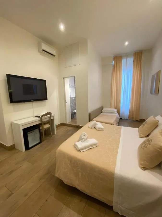 Art Atelier Accomodation Guest House Rom