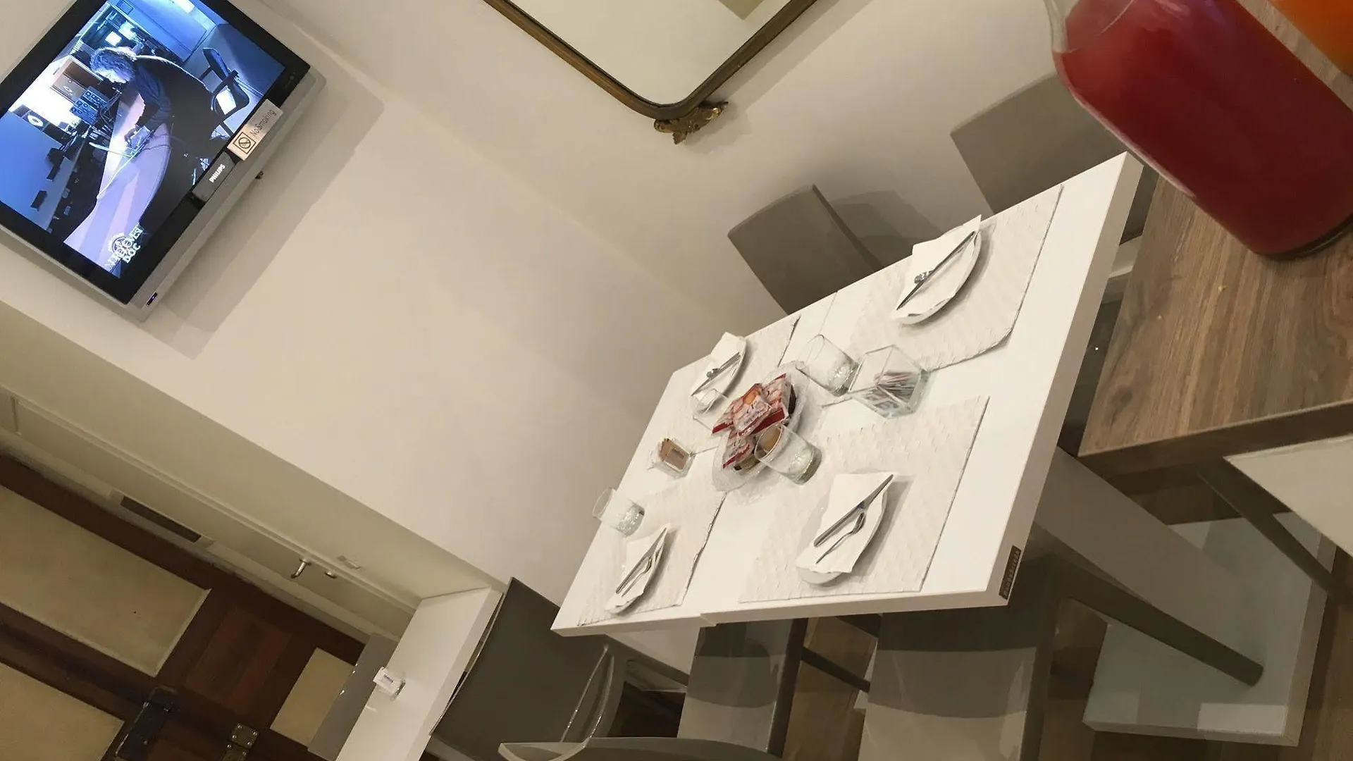 Art Atelier Accomodation Guest House Rom Bed & Breakfast